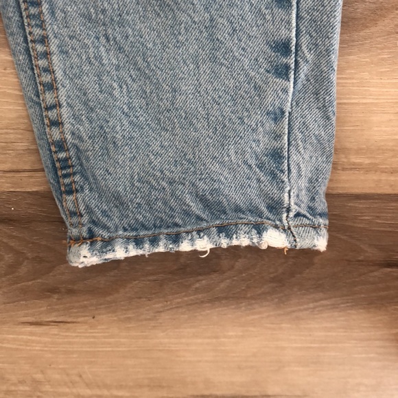 Zara Mom Fit Jeans. High-rise. Straight leg. Size 4. Light wash. - Picture 4 of 11